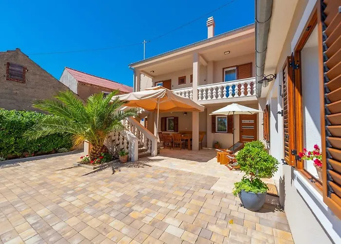 Vakantiehuis - Zadar Riviera 8218 Privlaka (Zadar)