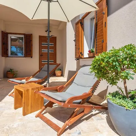 Privlaka/zadar Riviera 8218 Holiday home Nin