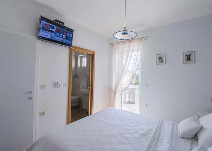 - Zadar Riviera 8218 *