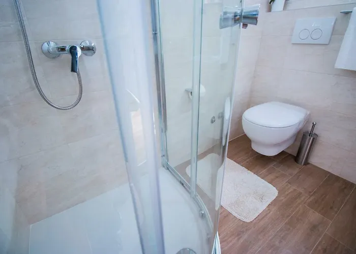 - Zadar Riviera 8218 度假居 普利拉卡