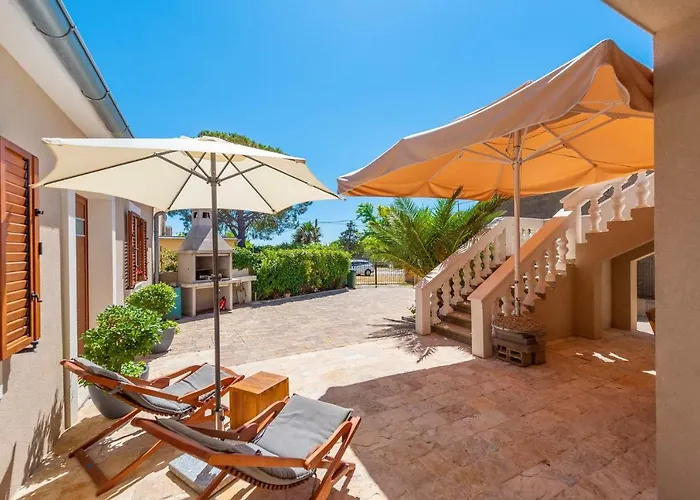 - Zadar Riviera 8218 *