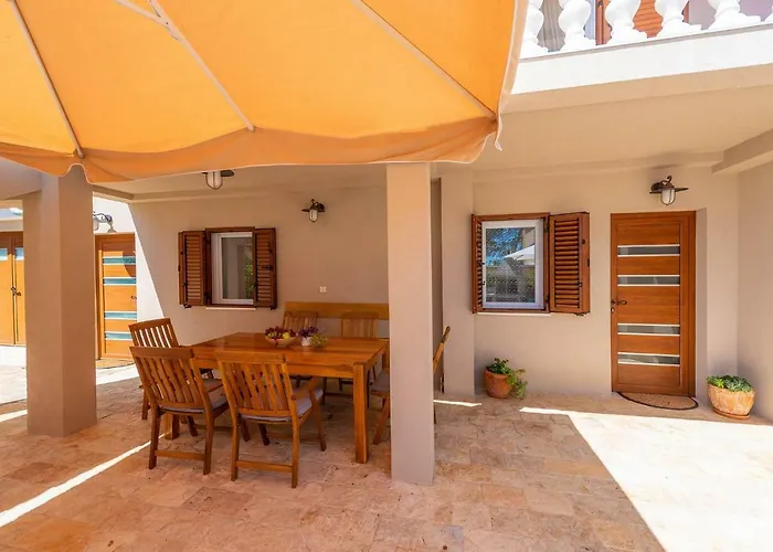 - Zadar Riviera 8218 *